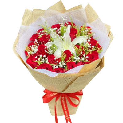 桂林19朵红玫瑰1支百合，永恒之美