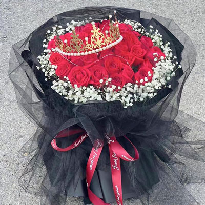 桂林33朵红玫瑰满天星皇冠，爱情圆满